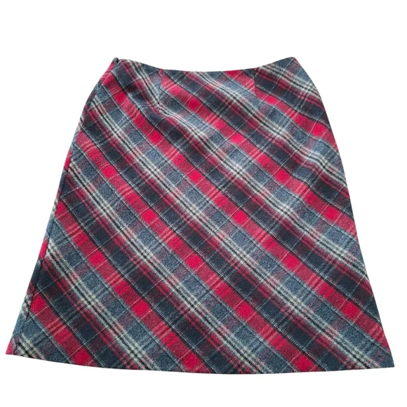 Wardrobe Essentials Vintage wool plaid skirt tartan skirt Size 10 Made In Canada - Picture 2 of 10